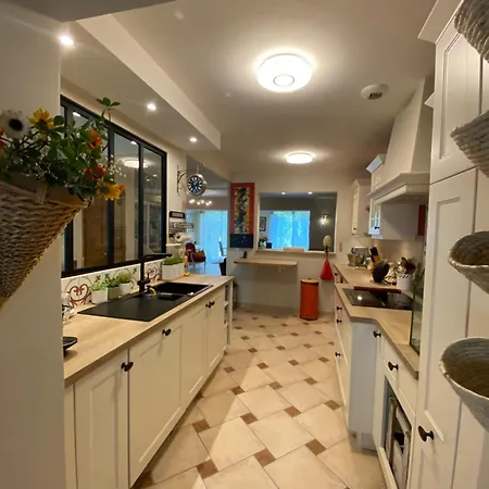 Holiday home Les Capucines